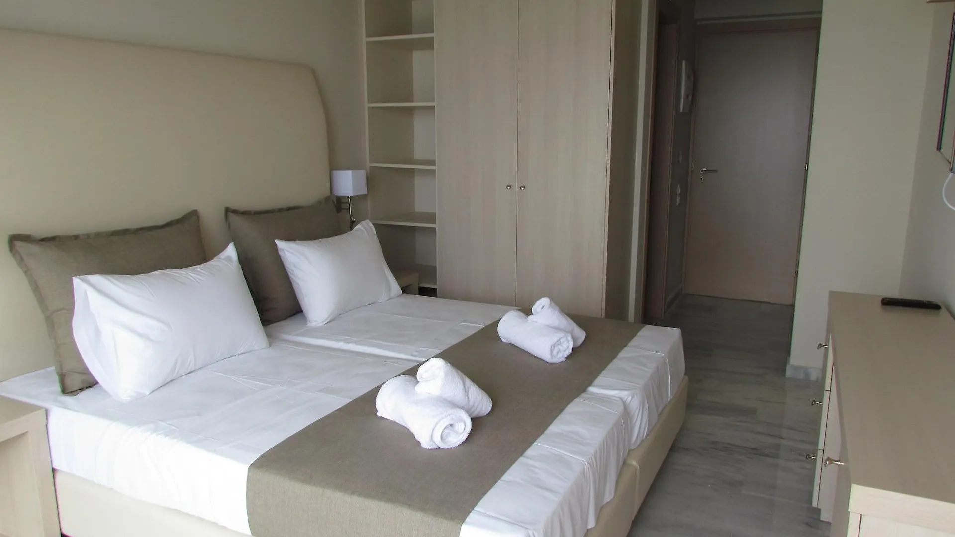 아파트호텔 Archipelagos Hotel 레팀노