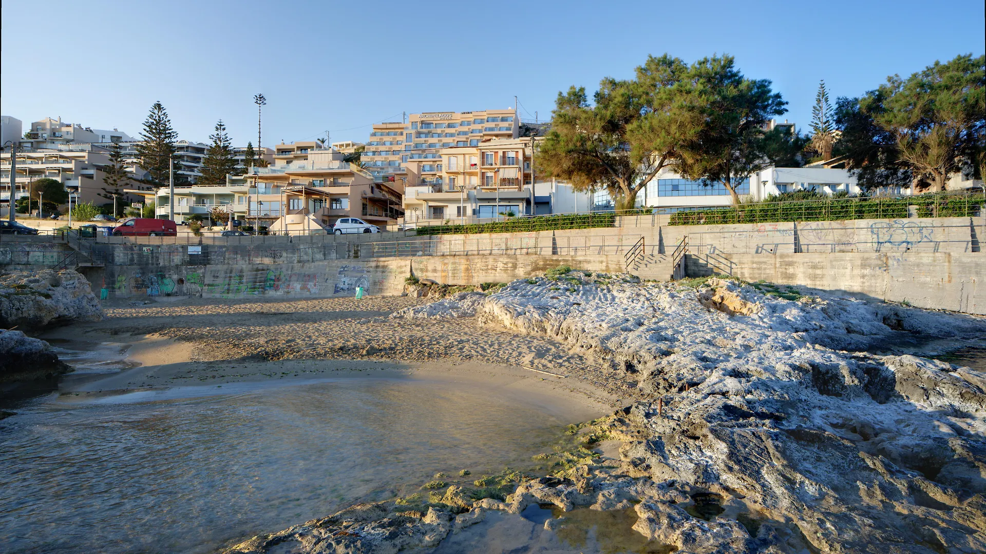 아파트호텔 Archipelagos Hotel 레팀노