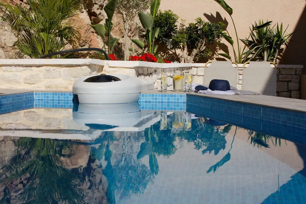 아파트호텔 Archipelagos Hotel 레팀노